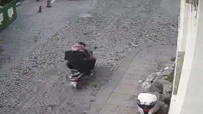 Motosiklet hırsızı güvenlik kamerasına yakalandı