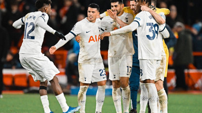 10 kişi Tottenham Nottingham Forest'i 2 golle geçti