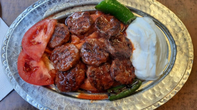 Bursa pideli köfte nasıl yapılır? Bursa pideli köfte tarifi için malzemeler neler?