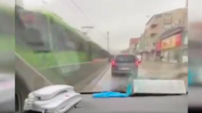 Bursa'da ambulansa yol vermeyen sürücü tepki topladı