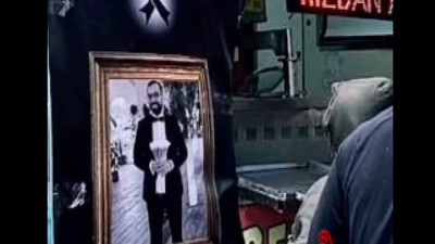 Evlenen arkadaşları için "Hasretle yad ediyoruz" diyerek lokma dağıttılar