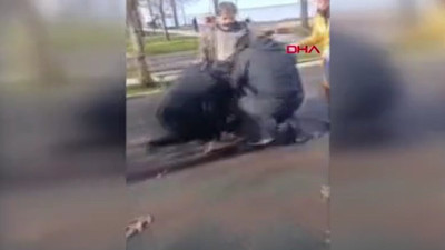 Dolandırıcı sokak ortasında böyle yakalandı. Kendisini polis gibi tanıtıp 'Bankaya operasyon yapacaklar' dedi para istedi