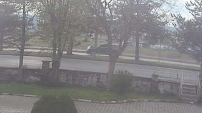 Otomobilin çarptığı çocuk metrelerce havalandı