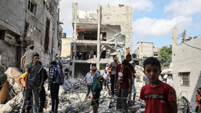 İsrailliler Gazze’ye atılacak bombaların üstüne isim yazıyor