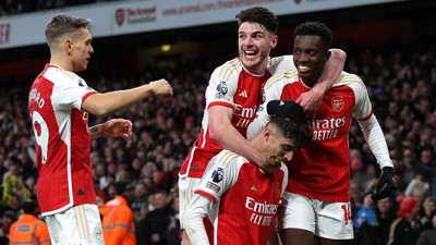 Arsenal Brighton'a 2 gol attı, maç fazlasıyla liderliğe yükseldi
