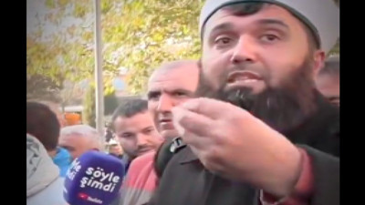 Sokak röportajında sarıklı bir vatandaş: "Bu ülkede gelmiş geçmiş bir zeki insan var; o da Mustafa Kemal Atatürk’tür"