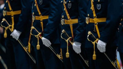 Atatürk fotoğrafı takmayan teğmenlerin SADAT bağlantısı ortaya çıktı