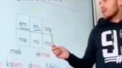 Küçük öğrencileriyle eğlenen öğretmen güldürdü: "meee"
