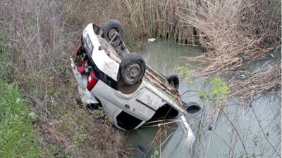 5 kişi su kanalına uçtu can pazarı yaşadı