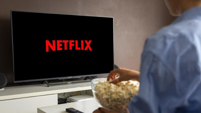Netflix'te en çok izlenen 10 dizi belli oldu. Zirvede Türk dizisi yer aldı