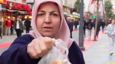 Sokak röportajında isyan etti: "Bizim ülkenin kapıları dingonun ahırı. Oy verdim, vallahi pişmanım"