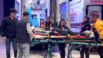 Asansör boşluğuna düşen genç ağır yaralandı