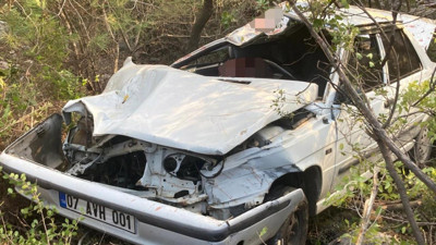 Alanya'da otomobil uçuruma yuvarlandı: 1 ölü, 2 yaralı