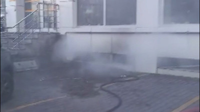 Güngören'de tekstil atölyesinde yangın. Mahsur kaldı, yardımına itfaiye yetişti