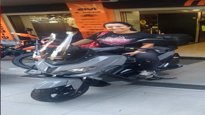 Otomobille çarpışan motosikletteki kurye Zeynep, hayatını kaybetti