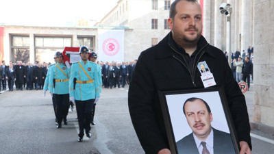 Yaşar Okuyan için TBMM'de tören