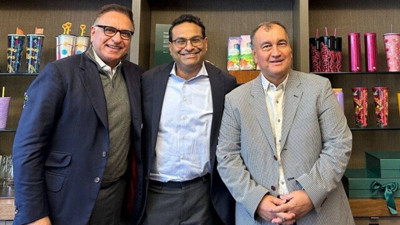 Murat Ülker'den Starbucks açıklaması. Fotoğrafı gündem olmuştu