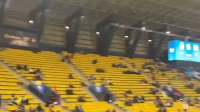 Araplar "Mustafa Kemal'in Askerleriyiz" tezahüratlarını müzikle bastırmaya çalıştı!