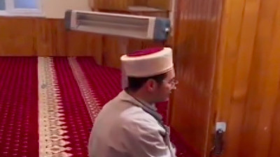 Cami imamından cemaate videolu isyan