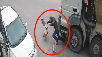 Bursa’da yaya hafriyat kamyonun altında kaldı