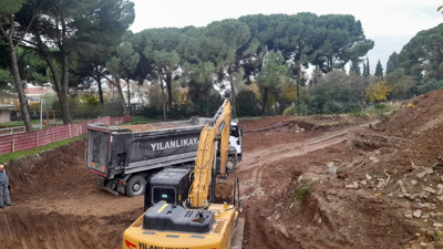 Suriyeliler için el değmemiş koruya kıyılıyor. İzmir'de Suriyeli çocuklara özel anaokulu