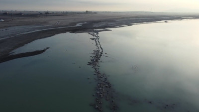 Arin Gölü'nde suyun çekilmesiyle tarihi liman ortaya çıktı
