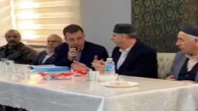 Ekrem İmamoğlu, taziye ziyaretinde Kur'an okuyup dua etti