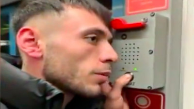 Bursa'da eğlenceli anlar: Acil yardım butonundan vatmanın yeni yılını kutladı