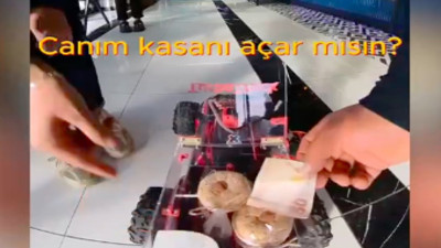 Uzaktan kumandalı arabasını pastaneden acıbadem kurabiyesi almaya gönderdi