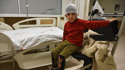 8 yaşındaki Ela’ya okul dönüşü başıboş 10 köpek saldırdı. Köpek terörüne kim dur diyecek