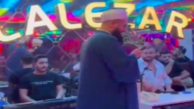 Tebliğciler pavyonu sevdi galiba...