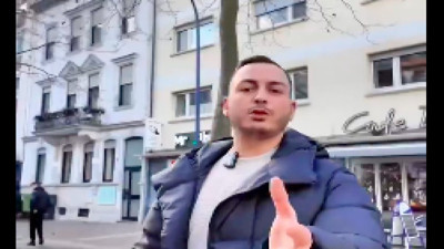 Gurbetçi vatandaştan "güler misin ağlar mısın" temalı video. "Araba almak için 1,5 ay çalışmak zorundayız"