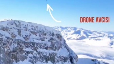 Kartalın drone avladığı anlar kameraya yansıdı