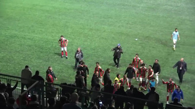 Başakşehir maçı bitti adeta savaş çıktı. Polis biber gazı sıktı