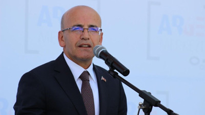 Mehmet Şimşek pes mi etti? Ekonomi kulislerinin ünlü gazetecisi açıkladı