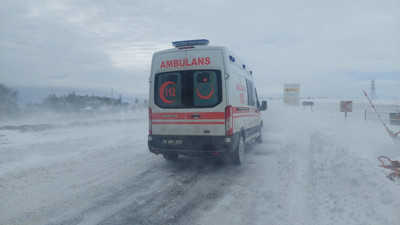 Süleymanpaşa'yı yoğun tipi ve kar vurdu! Araçlar yolda kaldı...