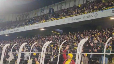 İsmail Kartal'ın gözleri doldu. Bir anda başladı