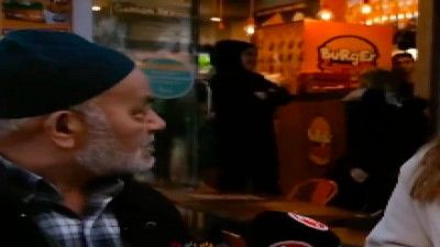 Sokak röportajında, "Tayyip Erdoğan iktidara gelmeden önce millet cenabetti" dedi