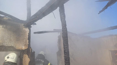 2 katlı ev küle döndü