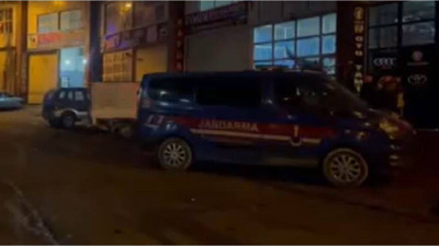 Esnaf ile müşteri kavgasında silahlar konuştu. 1'i ağır 3 yaralı