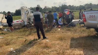 Tayland'da feci kaza uçak tarlaya çakıldı