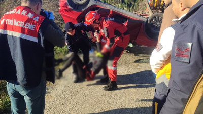 Otomobil kontrolden çıkıp su kanalına uçtu. 1 ölü