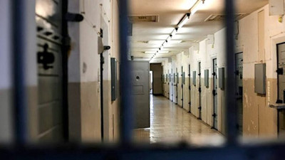 Cezaevinden çıktı bilgisayar kablosu ile adam öldürdü