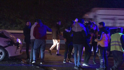 İstanbul’da 5 aracın karıştığı zincirleme kaza meydan geldi