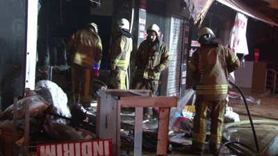 Pendik'te bir iş yeri alev alev yandı