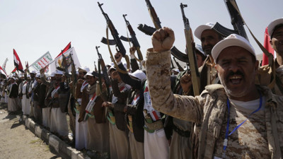 Husiler ‘vaat edilen fetih ve cihat’ diyerek açıkladı: ABD ile savaşa hazırlanıyoruz