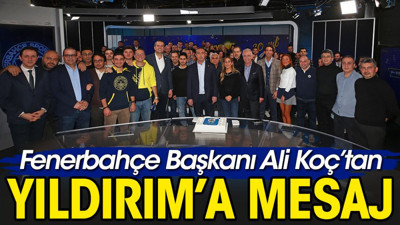 Ali Koç tüm çalışanlarla poz verdi. Aziz Yıldırım'a mesaj gönderdi