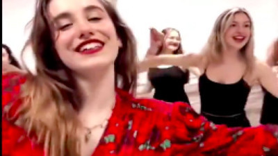 İnci Taneleri'nin Dilber'i Hazar Ergüçlü'nün dansıyla popüler olan 'Pavyon Dansı', Ankara'da kurs açıldığı iddiasıyla gündem oldu