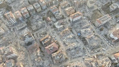 85 kişinin hayatını kaybettiği binanın yıkılmasında tek kusurlu olarak depremi gösterdiler