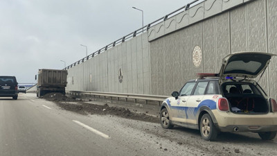 Damper kapağı açıldı, molozlar yola saçıldı